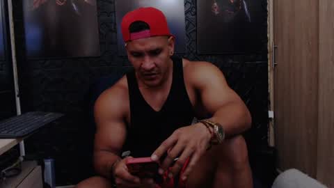 Snapshot of viktorherrera chatting on 06-29-26, 03:56 Viktor Herrera online show from 06-29-26, 03:56