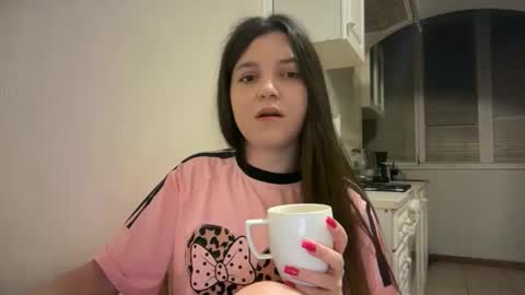 Snapshot of viktoria_most chatting on 11-28-25, 10:01 Viktoria Most online show from 11-28-25, 10:01