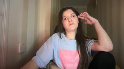 Snapshot of viktoria_most chatting on 01-08-26, 09:06 Viktoria Most online show from 01-08-26, 09:06