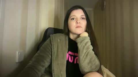 Snapshot of viktoria_most chatting on 01-17-26, 11:52 Viktoria Most online show from 01-17-26, 11:52