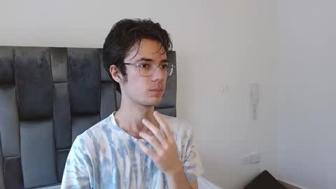 viktornoir online show from 10-19-25, 01:45