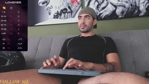 Snapshot of vince_colin chatting on 02-19-26, 02:02 VINCE online show from 02-19-26, 02:02