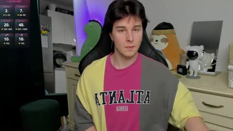 Vincent Strong online show from 04-10-26, 01:16