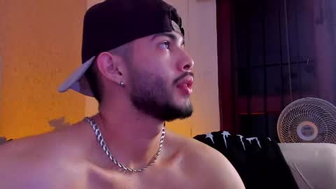 Snapshot of vincentblack_ chatting on 04-12-26, 04:17 Vincent online show from 04-12-26, 04:17