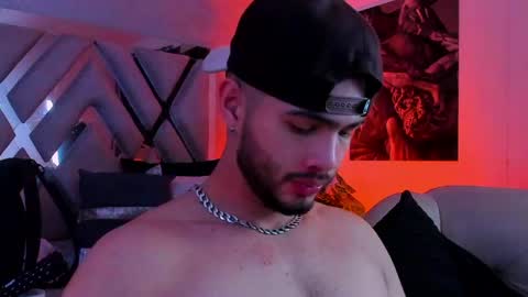 Snapshot of vincentblack_ chatting on 04-15-26, 04:19 Vincent online show from 04-15-26, 04:19