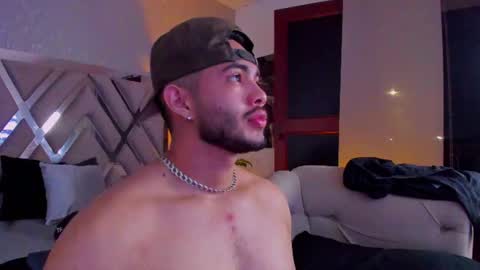 Snapshot of vincentblack_ chatting on 06-15-26, 02:36 Vincent online show from 06-15-26, 02:36