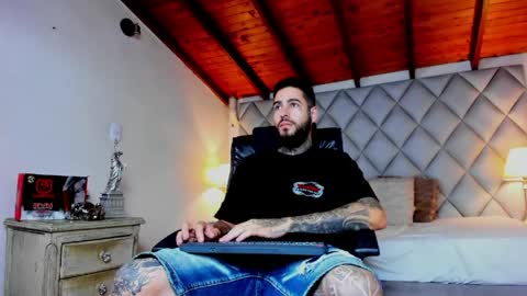 Snapshot of vincentsartori chatting on 04-17-26, 11:57 Vincent Sartori online show from 04-17-26, 11:57