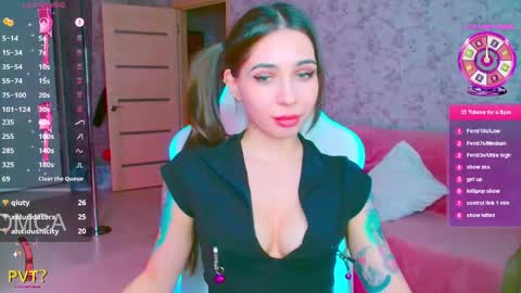 Snapshot of vinkiepinkie chatting on 04-29-26, 05:30 Vinkiepinkie online show from 04-29-26, 05:30