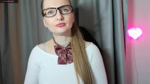 Funny  girl online show from 04-30-26, 08:04