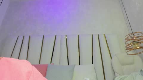 violeet_gray online show from 05-21-26, 11:39