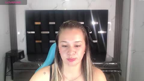 Snapshot of violet13_a chatting on 01-14-26, 03:17 Violet online show from 01-14-26, 03:17