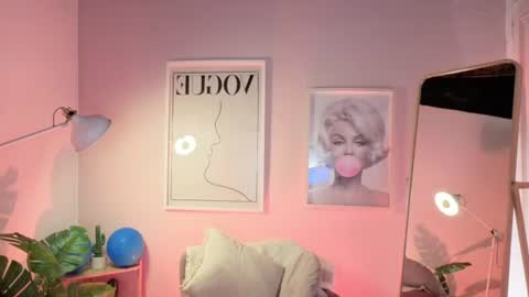 violet__15 online show from 07-03-26, 12:00
