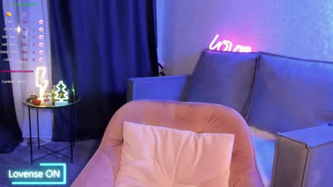 Snapshot of violet____h chatting on 09-26-25, 07:29 violet____h online show from 09-26-25, 07:29