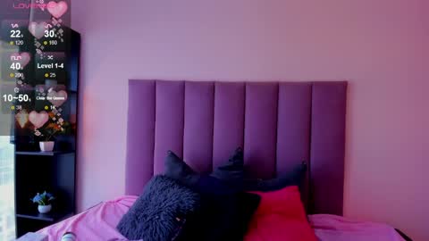 violet online show from 04-01-26, 12:39