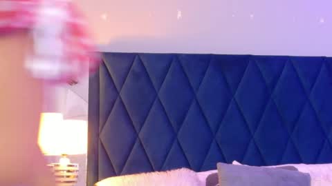 Violet  online show from 04-22-26, 07:15