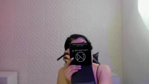Snapshot of violeta_diazz chatting on 04-28-26, 09:20 online show from 04-28-26, 09:20