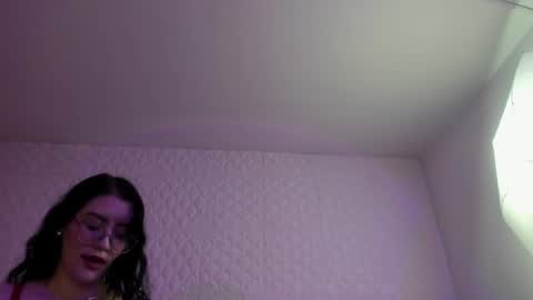 Snapshot of violeta_diazz chatting on 05-11-26, 09:34 online show from 05-11-26, 09:34