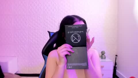 Snapshot of violeta_diazz chatting on 05-20-26, 09:21 online show from 05-20-26, 09:21