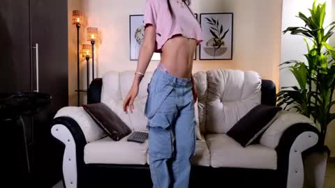 Violeta online show from 06-19-26, 07:39
