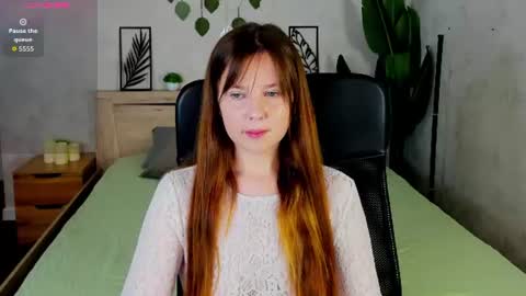 Snapshot of violeta_paul chatting on 06-27-26, 09:14 Violeta online show from 06-27-26, 09:14