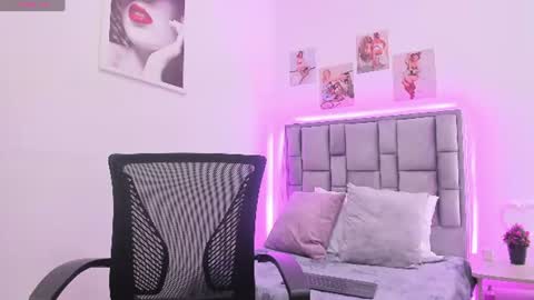    online show from 06-26-26, 04:00