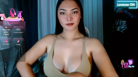 Snapshot of violetasha chatting on 06-05-26, 01:12 violet online show from 06-05-26, 01:12