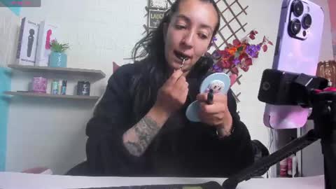 Snapshot of violetatto1 chatting on 07-12-26, 05:37 Violeta online show from 07-12-26, 05:37