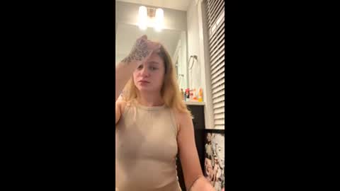 violetcams_xo online show from 05-08-26, 03:23