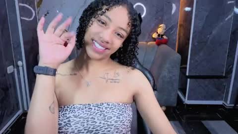 violeth_b online show from 04-24-26, 01:13