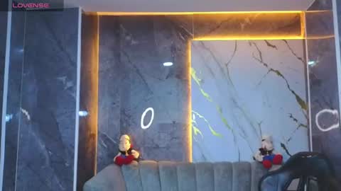violeth_b online show from 07-14-26, 12:55