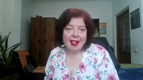 Snapshot of violetpulse chatting on 05-18-26, 01:39 violetpulse online show from 05-18-26, 01:39