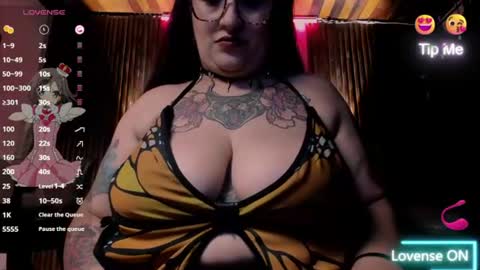 Snapshot of violett_8 chatting on 06-22-26, 11:02 violett_8 online show from 06-22-26, 11:02