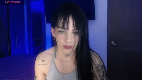 Snapshot of violett_hottie chatting on 07-16-26, 01:33 violett Independent model online show from 07-16-26, 01:33