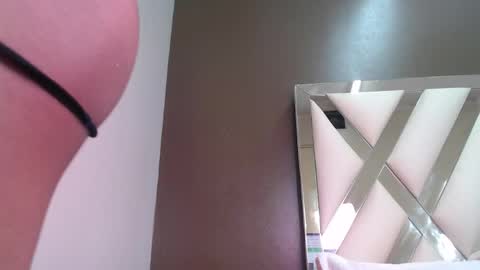 V I O L E T T E  online show from 06-02-26, 04:53