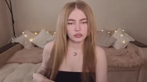 ViolettaOtis online show from 05-27-26, 12:46