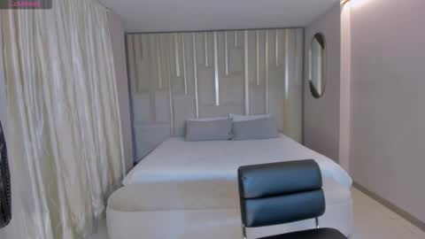 Violett Castel online show from 03-24-26, 06:57