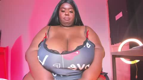 Snapshot of violette_plus chatting on 07-11-26, 08:11 Call me valeria online show from 07-11-26, 08:11