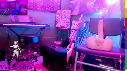 Snapshot of violetteminx chatting on 06-18-26, 04:33 Violette online show from 06-18-26, 04:33