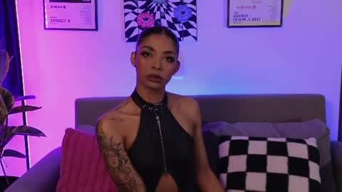 Snapshot of violettgrey_ chatting on 07-09-26, 10:25 Violet online show from 07-09-26, 10:25