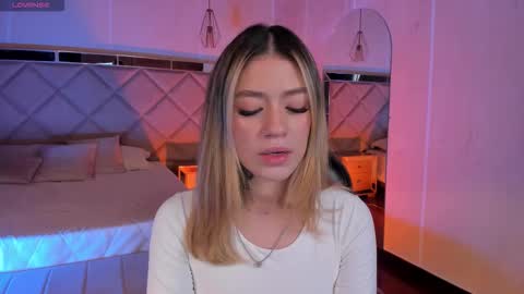 Snapshot of violetthansson chatting on 01-15-26, 06:44 Violett online show from 01-15-26, 06:44