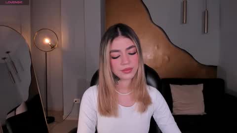 Snapshot of violetthansson chatting on 02-07-26, 11:47 Violett online show from 02-07-26, 11:47