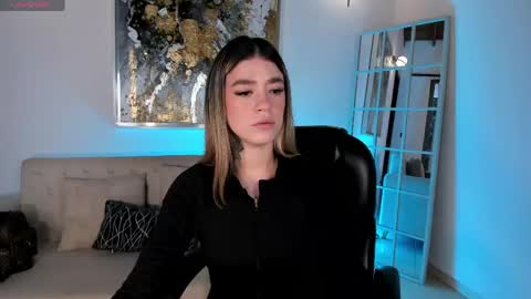 Snapshot of violetthansson chatting on 03-20-26, 11:37 Violett online show from 03-20-26, 11:37
