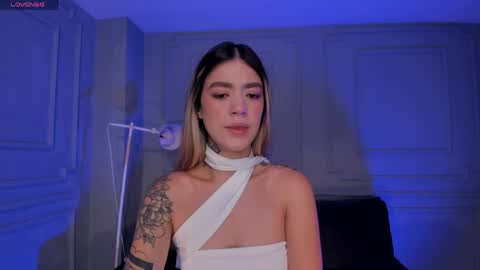 Snapshot of violetthansson chatting on 04-18-26, 09:57 Violett online show from 04-18-26, 09:57
