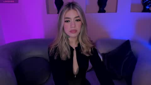 Snapshot of violetthansson chatting on 05-06-26, 10:09 Violett online show from 05-06-26, 10:09