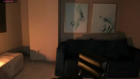 Snapshot of violetthansson chatting on 05-20-26, 09:04 Violett online show from 05-20-26, 09:04