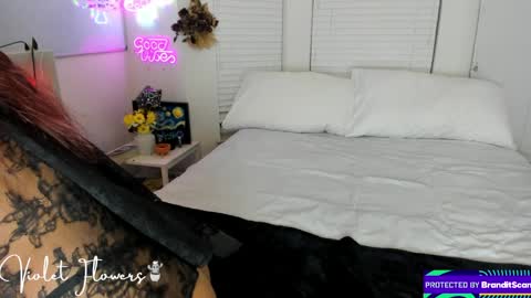 Snapshot of violetttflowers chatting on 06-02-26, 03:30 Violet Flowers online show from 06-02-26, 03:30