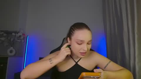 Violla online show from 05-27-26, 07:49