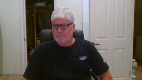 viper654321 online show from 04-11-26, 07:35