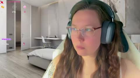 Victoria Romans online show from 04-13-26, 05:35