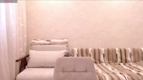 Vivian online show from 05-31-26, 04:58